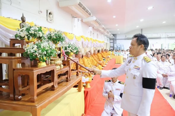 สพอ.พรหมพิราม ร่วมพิธีสวดพระพุทธมนต์และทำบุญตักบาตรถวายพระราชกุศล เนื่องในวันคล้ายวันพระราชสมภพสมเด็จพระนางเจ้าสิริกิติ์ พระบรมราชินีนาถ พระบรมราชชนนีพันปีหลวง